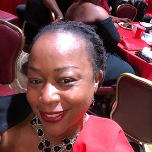 Meet your Posher, Deena